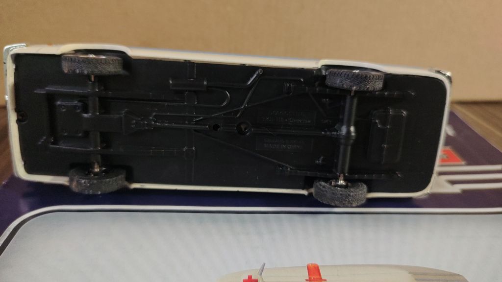 Колекційний автомобіль 1/43 Автолегенди СРСР №20 Автомобиль ЗІЛ-118 "Юність" - фото фото фото 3