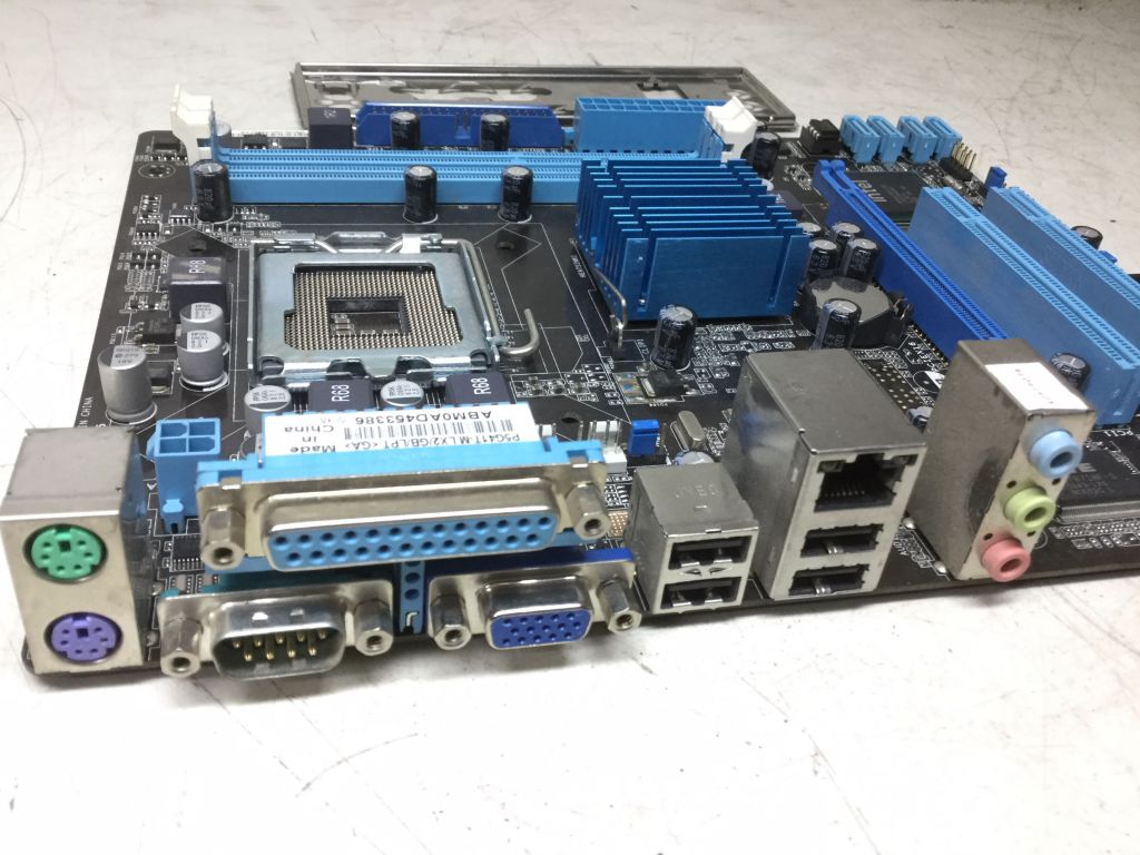Плата материнська s775 під XEON ASUS P5G41T-M LX2/GB/LPT DDR3   (8256-4) - фото фото фото 2