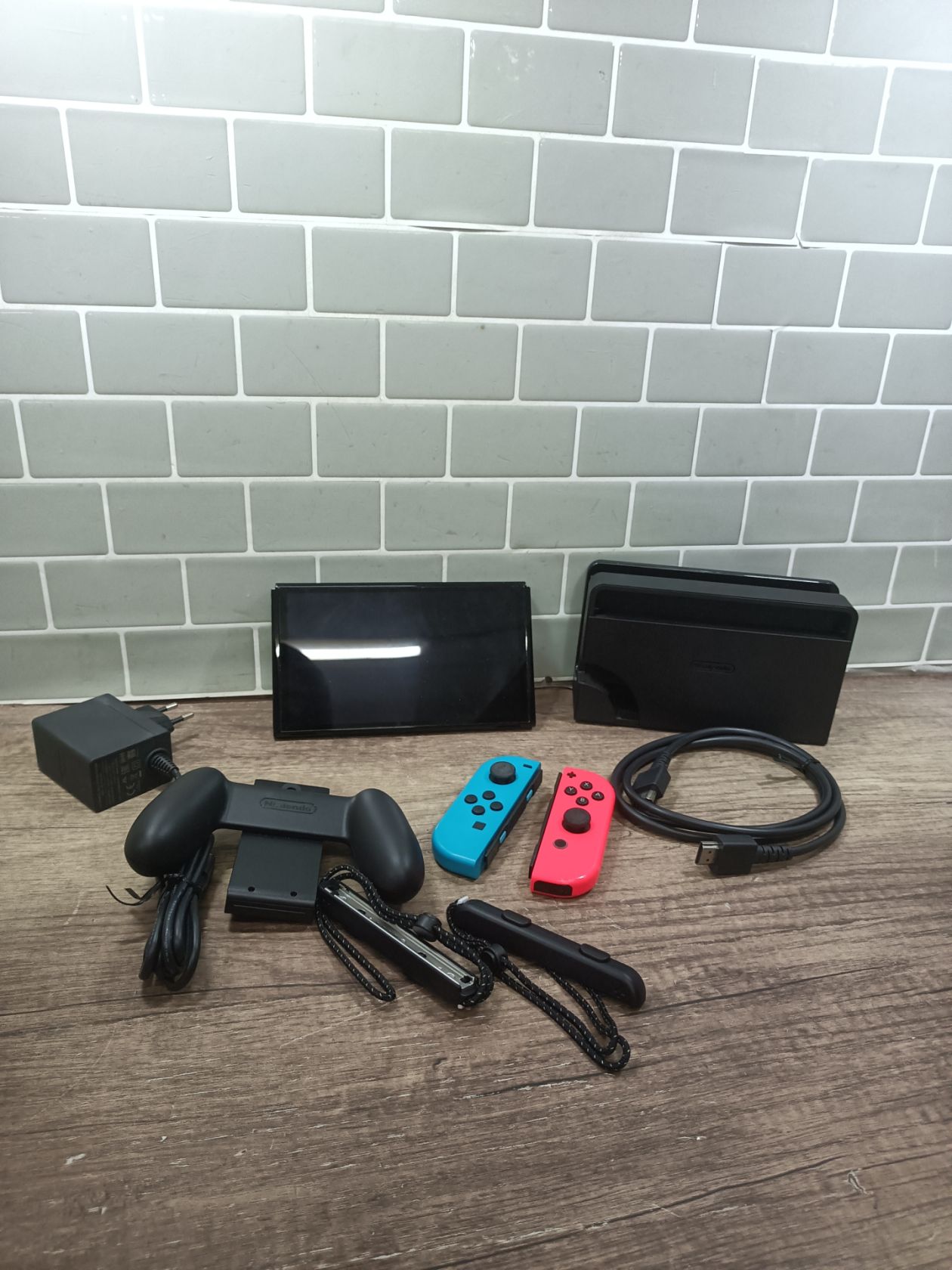 Ігрова приставка Nintendo Switch     (2818) - фото фото фото 2