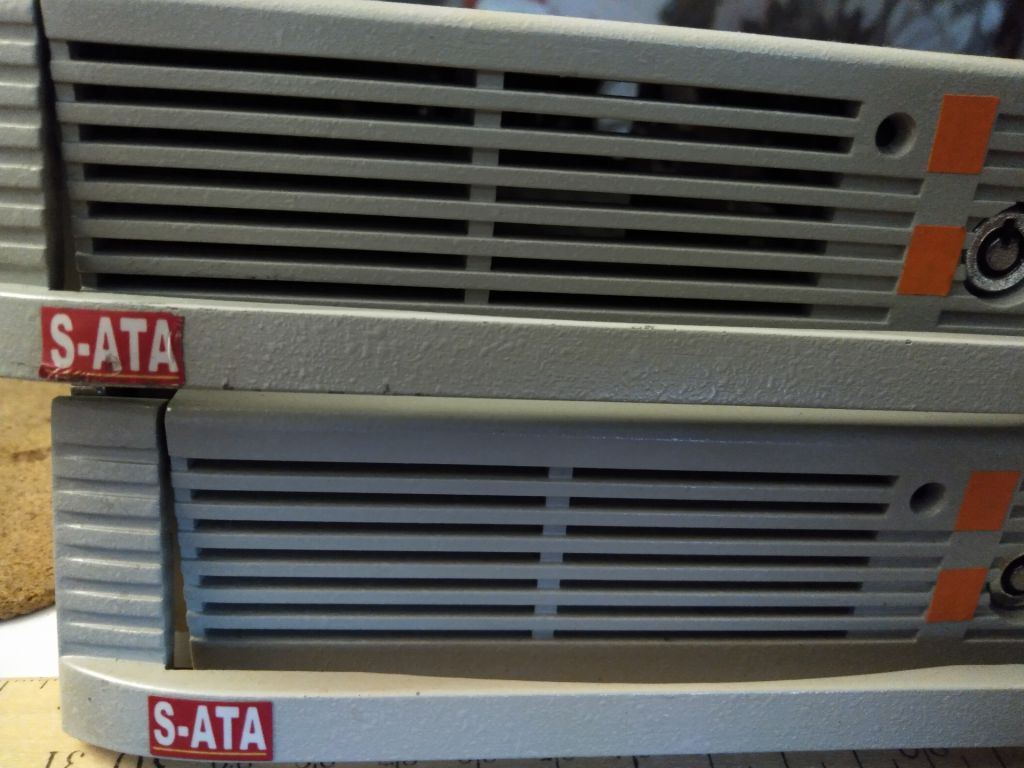 Кишеня для HDD SATA     (метал, якість) - фото фото фото 0