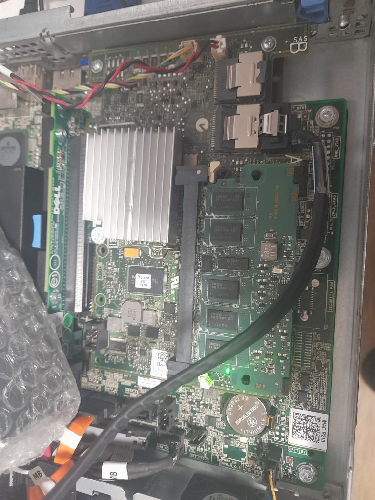 DELL SAS H700 6Gb/s 0W56W0/512 МБ PCI-e x8        (2х mini-SAS) - фото фото фото 2