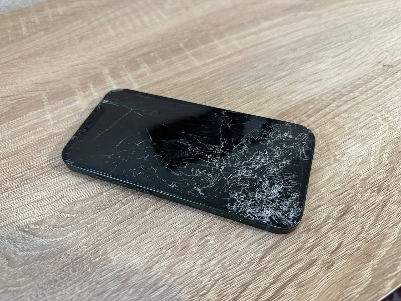 iphone 13 айфон 13 на деталі - фото фото фото 2