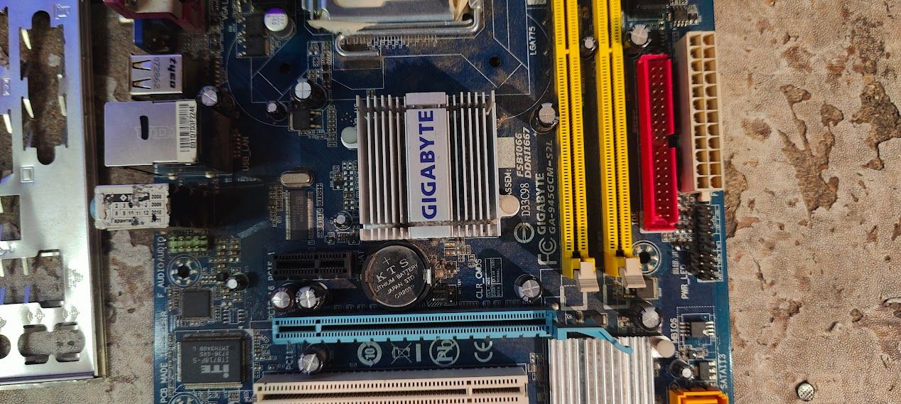 Мат. плата Gigabyte GA-945GCM-S2L rev1.0 LGA775 i945GC SATA MicroATX 2DDR2 № 240807102 - фото фото фото 1