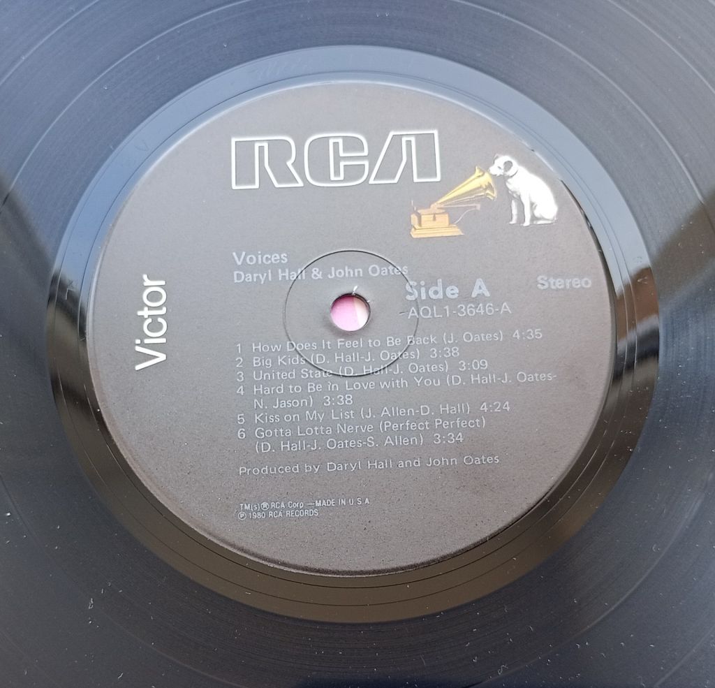 DARYL HALL &amp; JOHN OATES Voices LP EX+ - фото фото фото 2