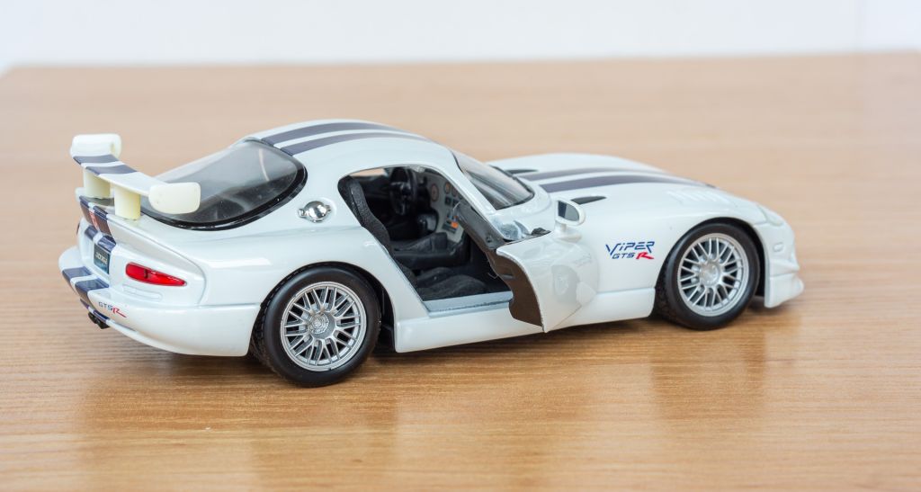 1:24 Dodge Viper GT2 1998 white, Maisto #10207 - фото фото фото 4