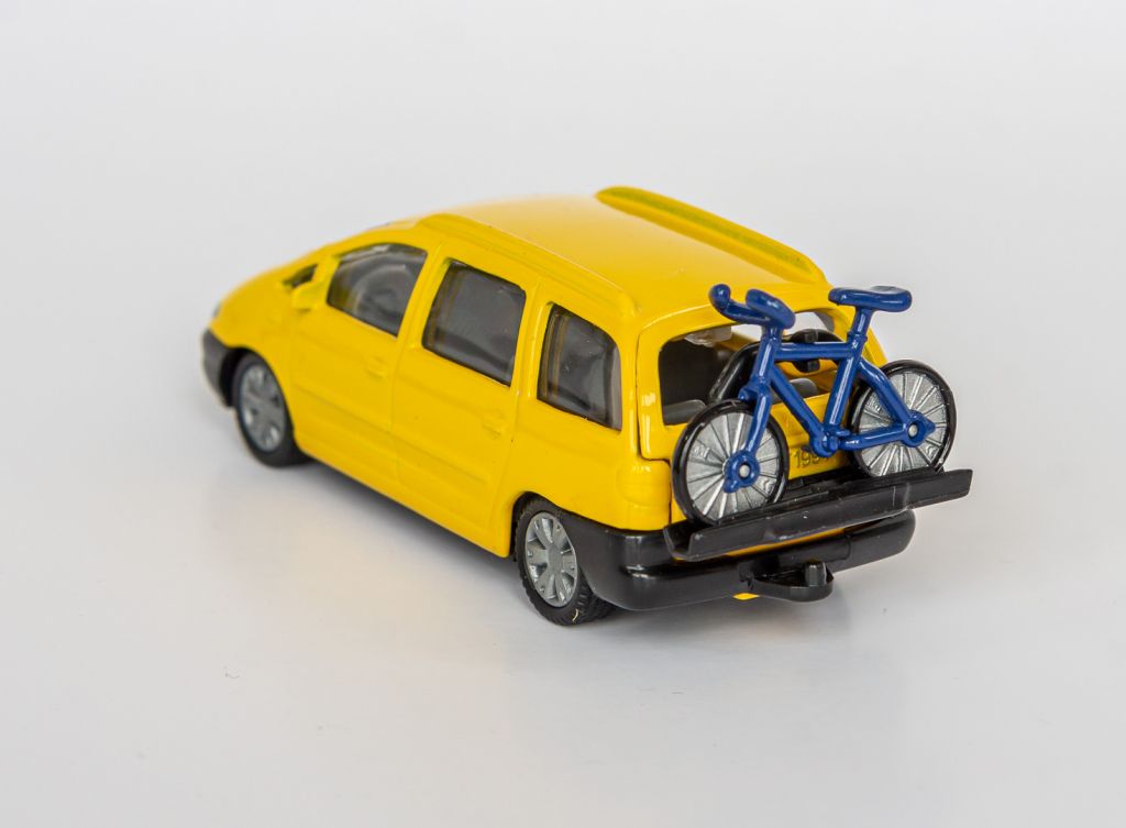 1:55 VW Sharan yellow Bike Rack, Siku 1328 - фото фото фото 3