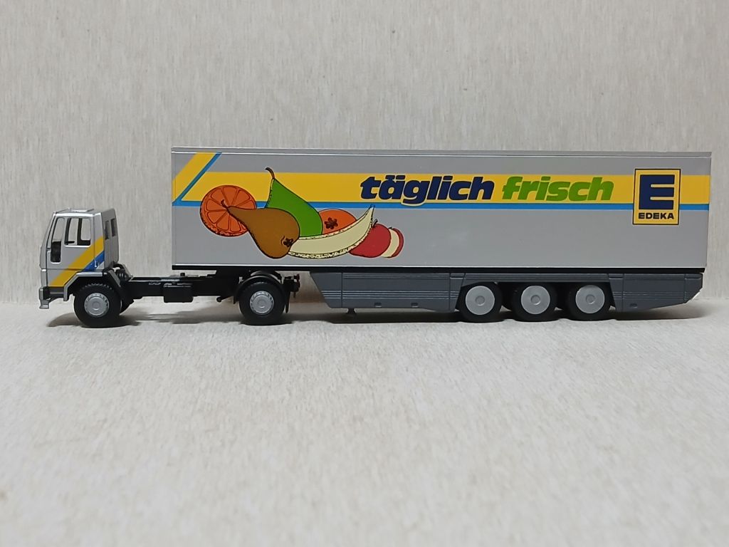 Автомобіль, Ford Cargo.  RIETZE/FALLER 1:87 H0  (61815.00/4). - фото фото фото 2