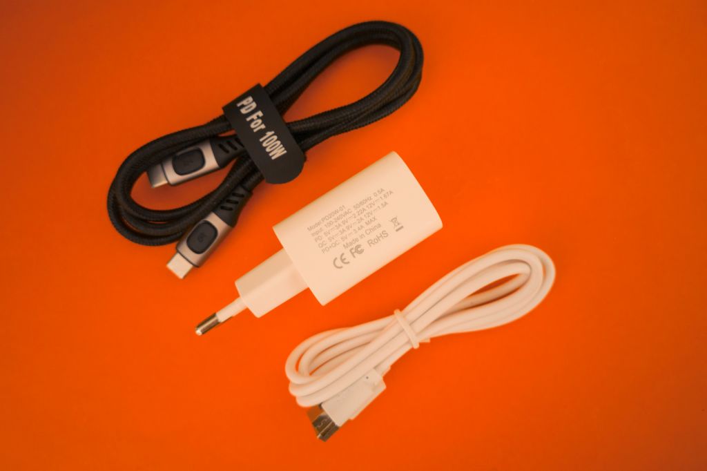 Зарядное Оригинал PD 20w Quick Charge 5v 9v 12v 3A Зарядка - фото фото фото 1