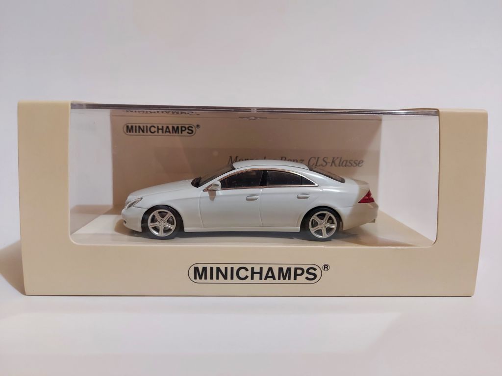 Minichamps 1:43  (Limited Edition 1 of 2,008) Mercedes-Benz CLS-Class  (2005) white - фото фото фото 0