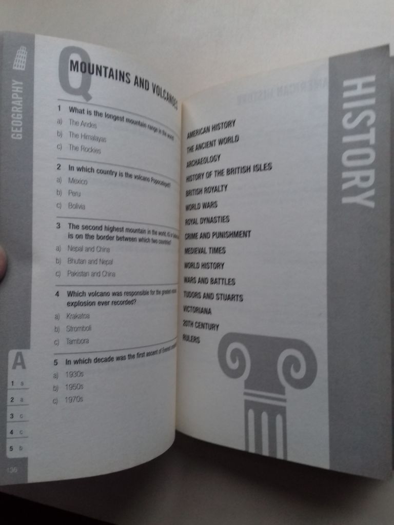 Quiz Book. Whitaker's Almanack. Запитання для вікторин. Англійською. - фото фото фото 1