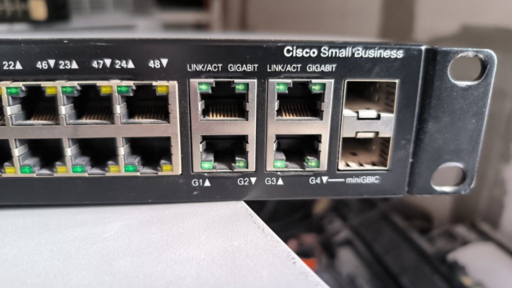 Комутатор CISCO SF300-48P POE Managed Seitch - фото фото фото 2