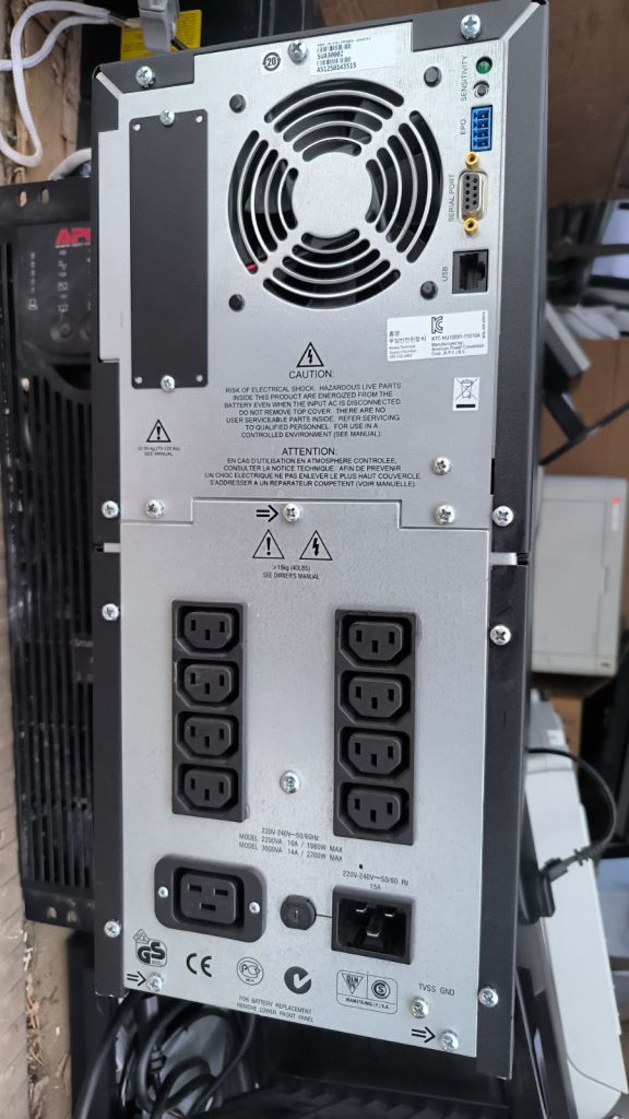 Бесперебійник ДБЖ APC Smart-UPS 3000 SUA3000I - фото фото фото 2