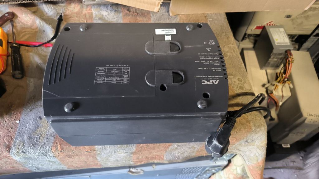 Безперебійники ДБЖ APC Back-UPS ES 525 BE525-RS - фото фото фото 1
