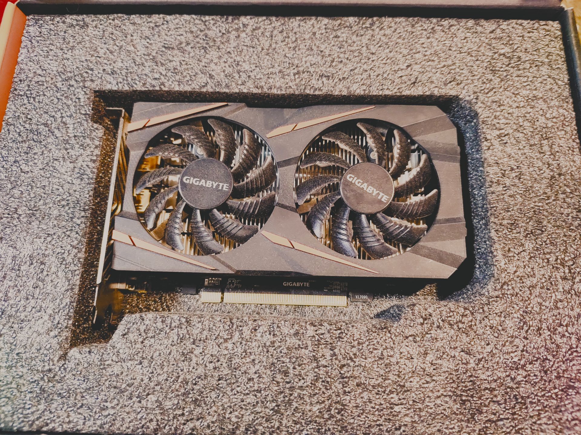 Gigtabyte Radeon RX560 4G - фото фото фото 3