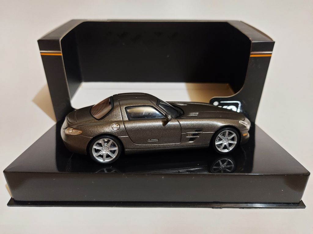 IXO 1:43 Mercedes-Benz SLS AMG  (2010) matt-brown - фото фото фото 5