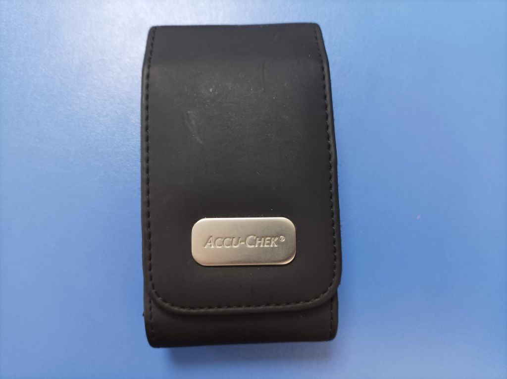 Глюкометр Accu-Chek Mobile Model U1 б/в без картриджа - фото фото фото 3