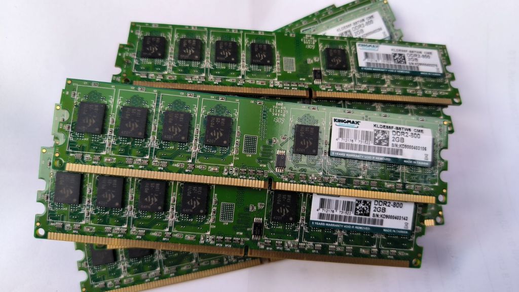 Оперативна Пам'ять ОЗУ KINGMAX 2GB DDR2-800 DIMM KLDE88F-B8TW6 CME - фото фото фото 2