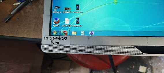 Широкоформатный ЖК-монитор с DVI и audio 22 дюйма Philips 220B2 № 23090620 - фото фото фото 2