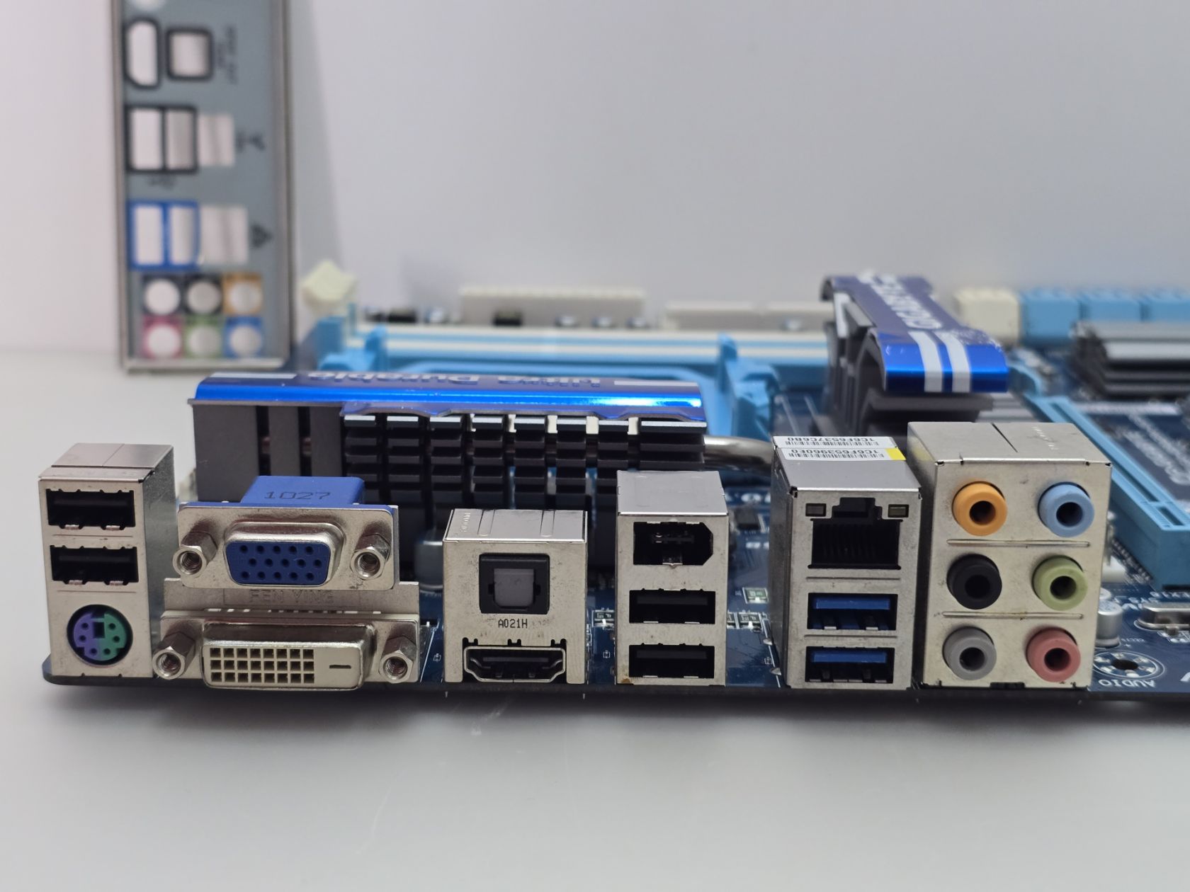 Материнська плата GIGABYTE GA-890GPA-UD3H  (Socket AM3 ,DDR3,б/у) - фото фото фото 1