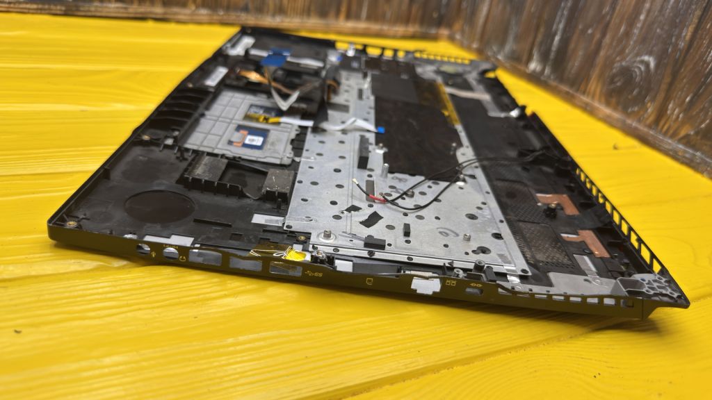 Топкейс в зборі Msi GS73  (2)  (1200) - фото фото фото 4
