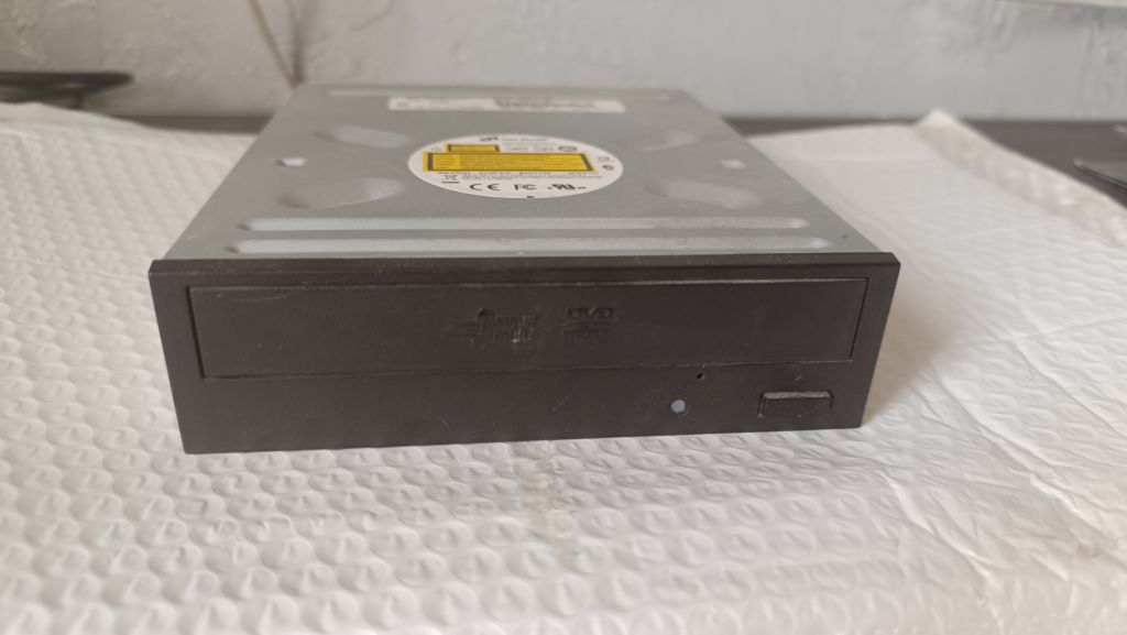 H-L Data Storage Super Multi DVD Writer - фото фото фото 0