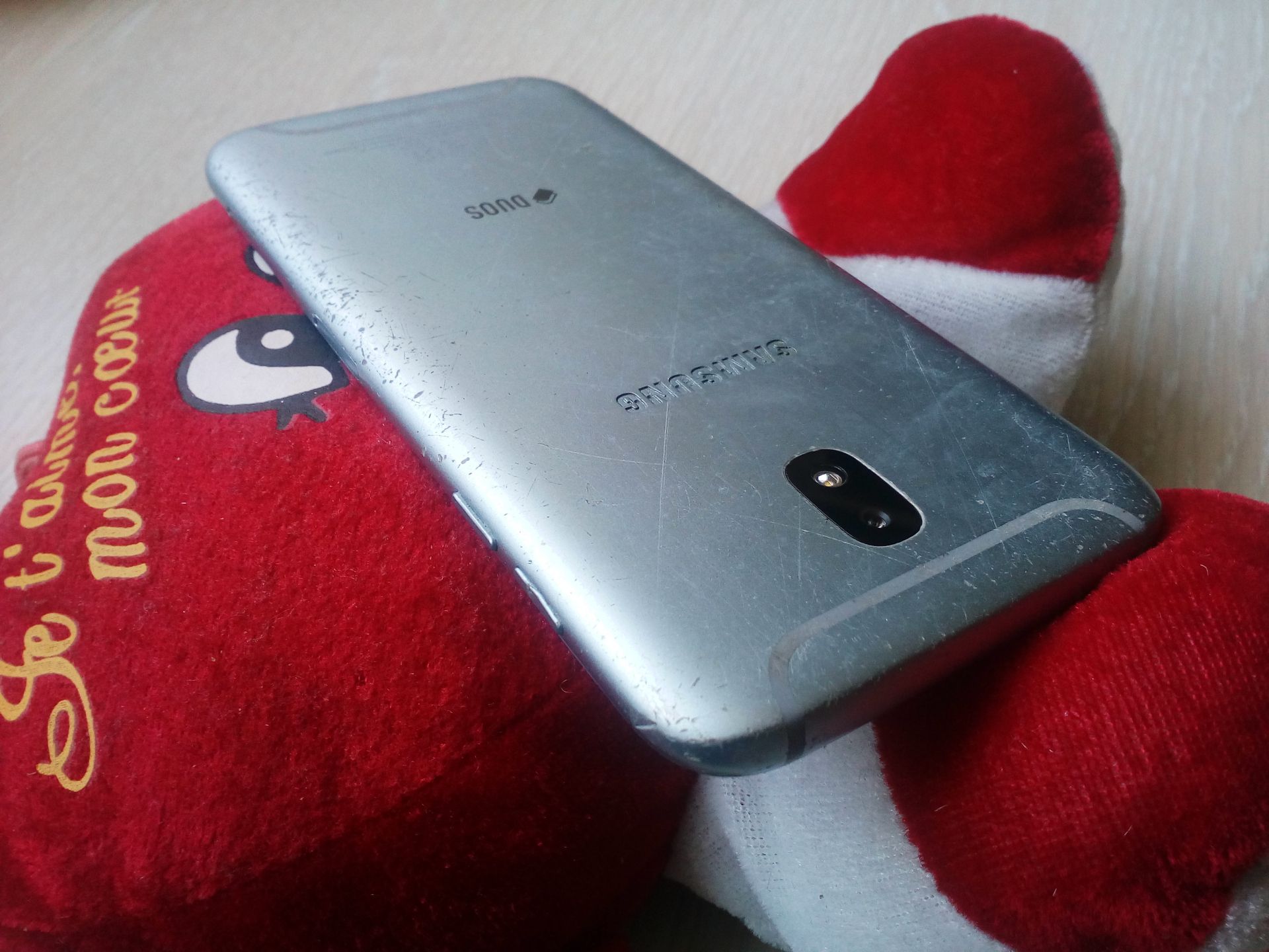 Телефон Samsung Galaxy J5 2017      (SM-J530F) - фото фото фото 6