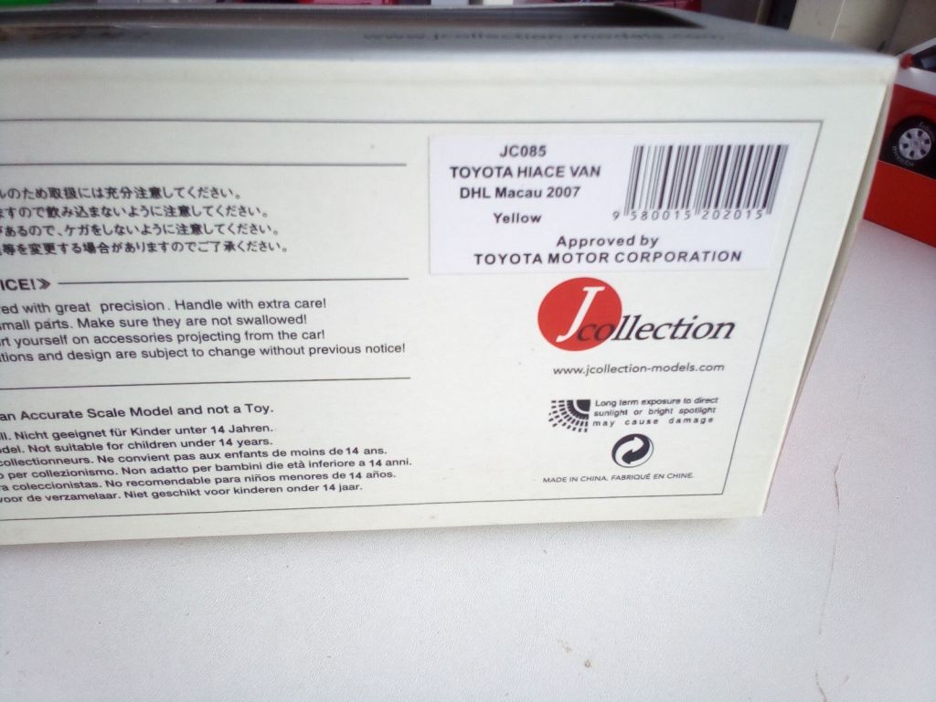 Toyota Hi-Ace DHL by Kyosho 1:43 - фото фото фото 3