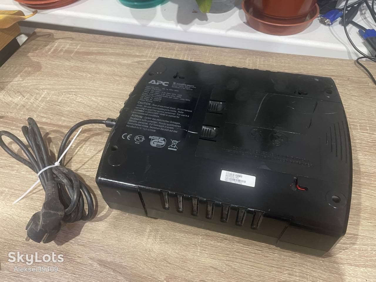 Джерело безперебійного живлення      (ИБП) APC Back-UPS ES 550VA / 330W      (BE550G-RS) - фото фото фото 2