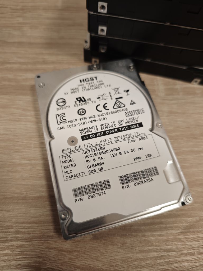Серверний HDD HGST 600G - фото фото фото 0
