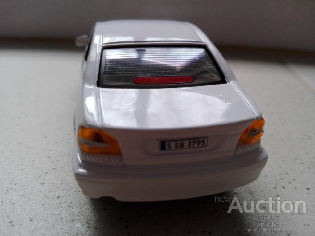 1/43 VOLVO C70. CARARAMA. - фото фото фото 3