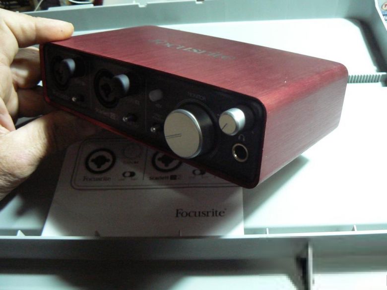 FOCUSRITE Scarlett 2i2  Аудиоинтерфейс - фото фото фото 7