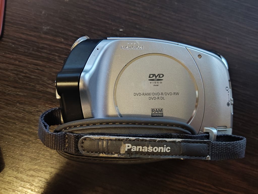 Видеокамера Panasonic VDR-D51 - фото фото фото 1