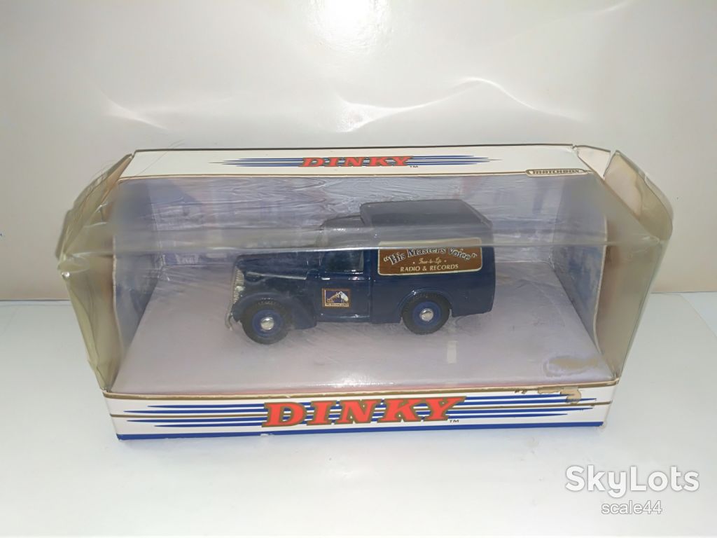 Commer 8 CWT Van 1948.Dinky.1/43 - фото фото фото 0
