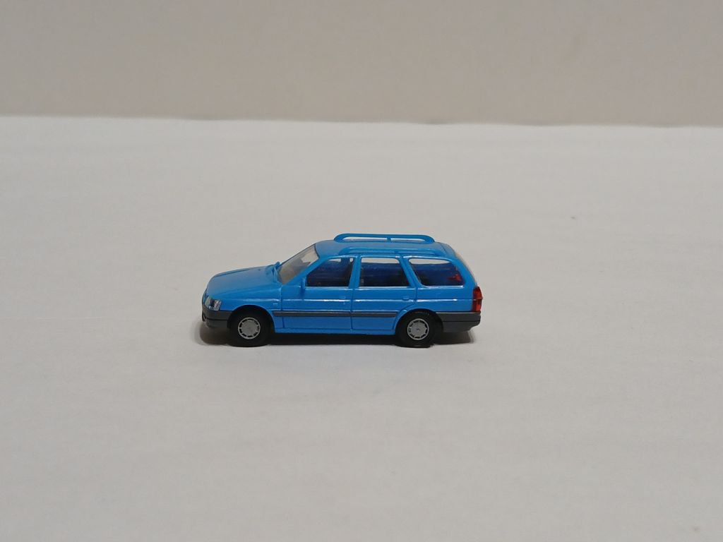 Автомобіль FORD ESCORT. R 1:87 H0  (11726) . - фото фото фото 2