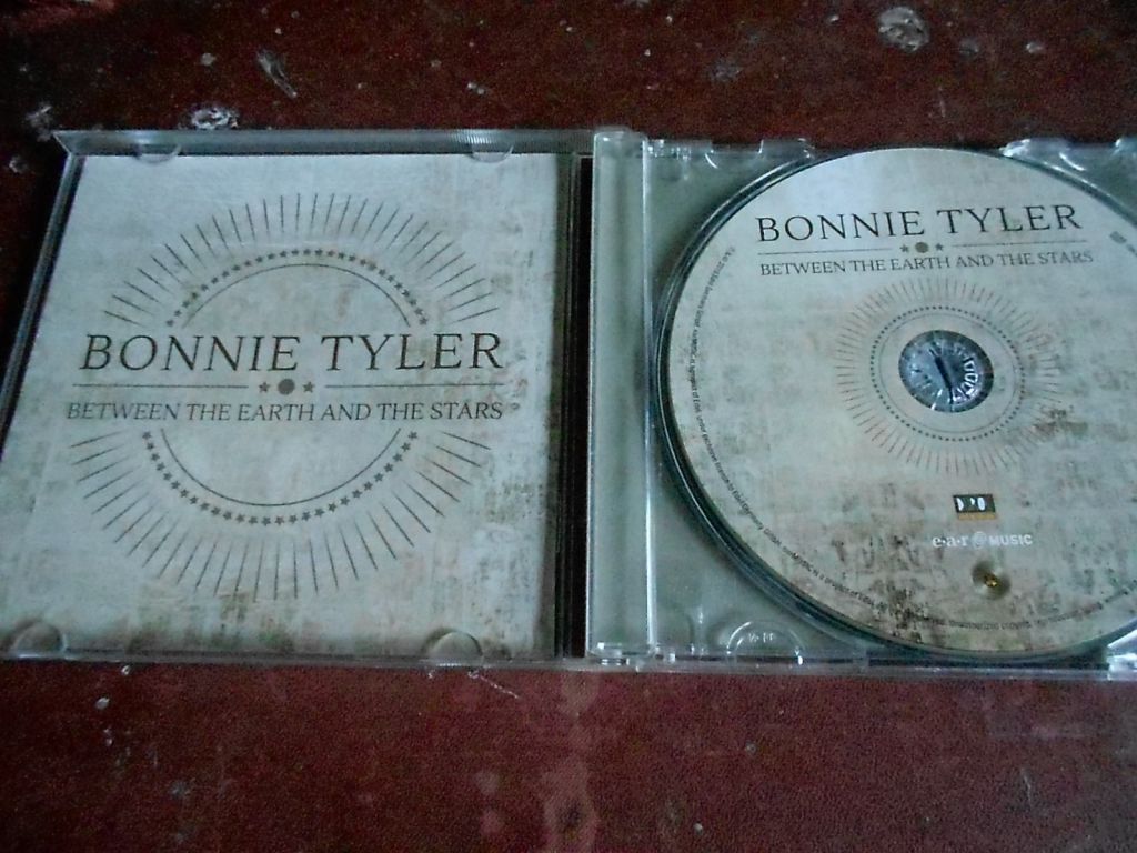 Bonnie Tyler Between The Earth And The Stars CD фірмовий - фото фото фото 2
