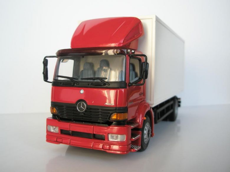 Mercedes-Benz Atego . Minichamps.   -1718- - фото фото фото 0