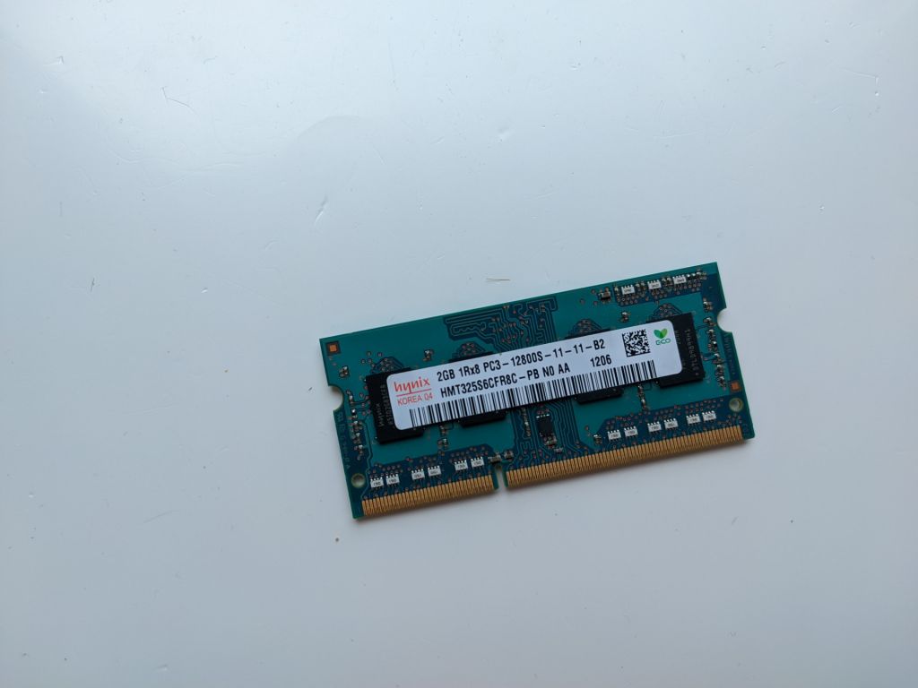 Hynix SODIMM DDR3 2Gb 1600 MHz 12800s HMT325S6CFR8C-PB - фото фото фото 0