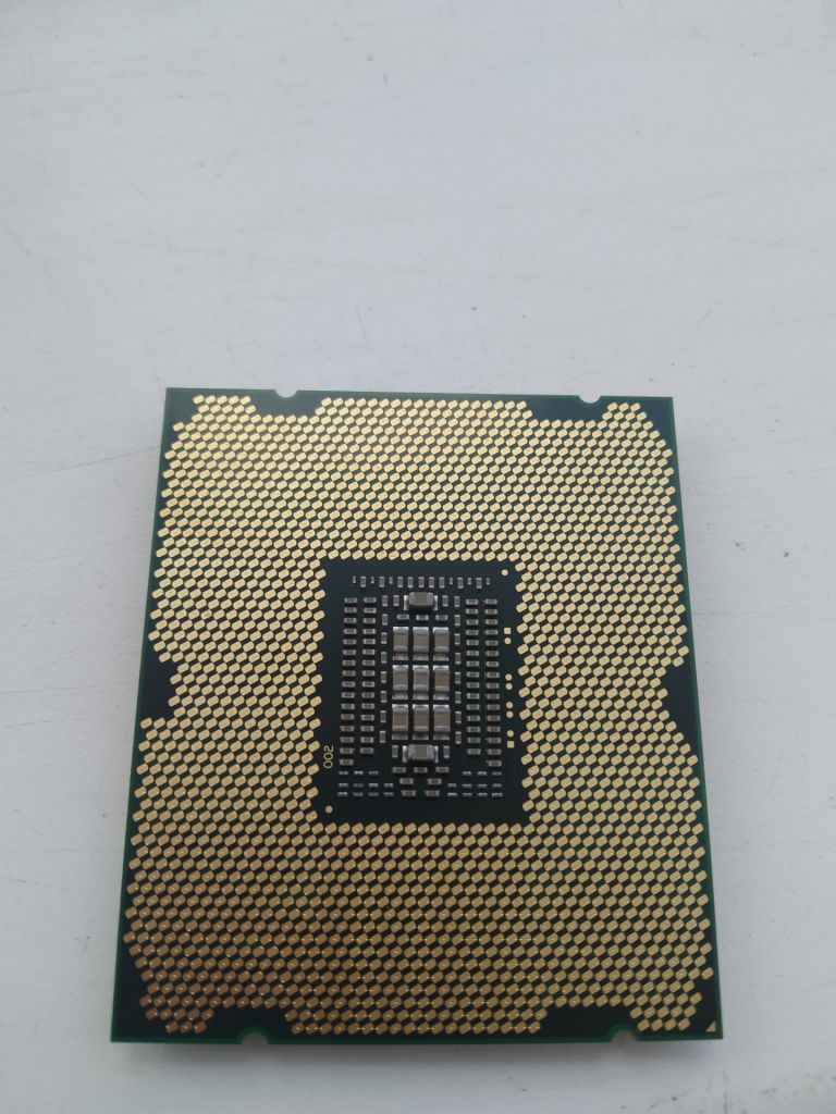 Процессор Intel Xeon E5 2650L     (1.80GHz-2.30GHz Turbo) - фото фото фото 1