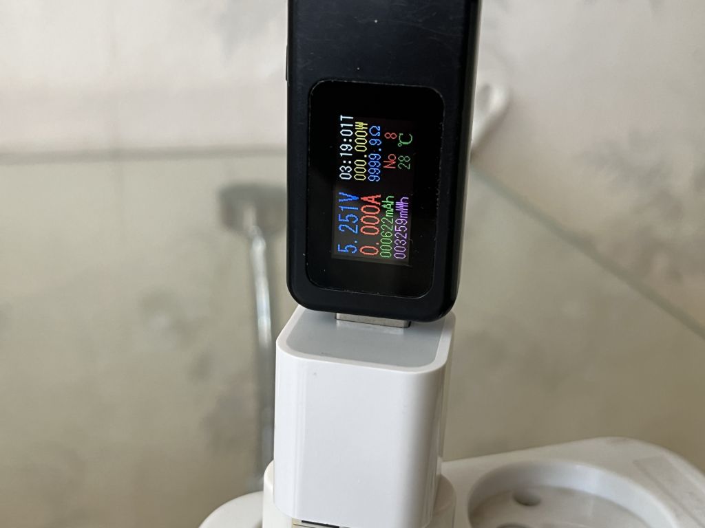 Оригинальные блоки зарядки Apple 5W USB Power Adapter     (модель A1385) - фото фото фото 4