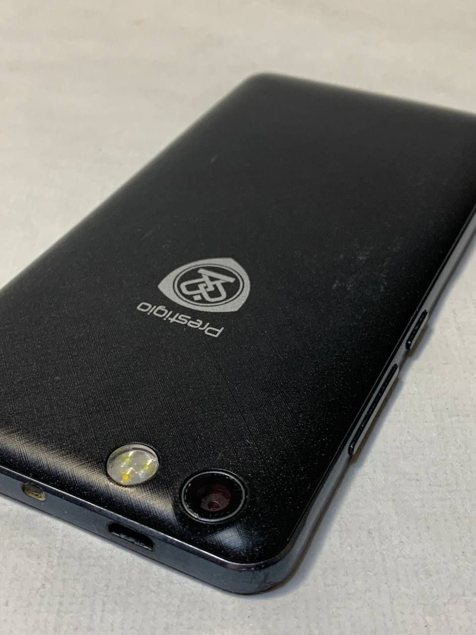 Prestigio MultiPhone Muze A7 7530 Duo - фото фото фото 3