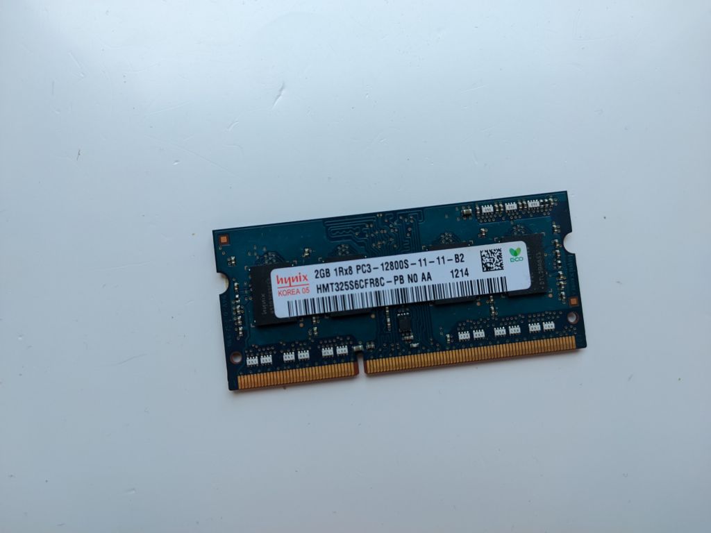Hynix SODIMM DDR3 2Gb 1600 MHz 12800s HMT325S6CFR8C-PB - фото фото фото 4