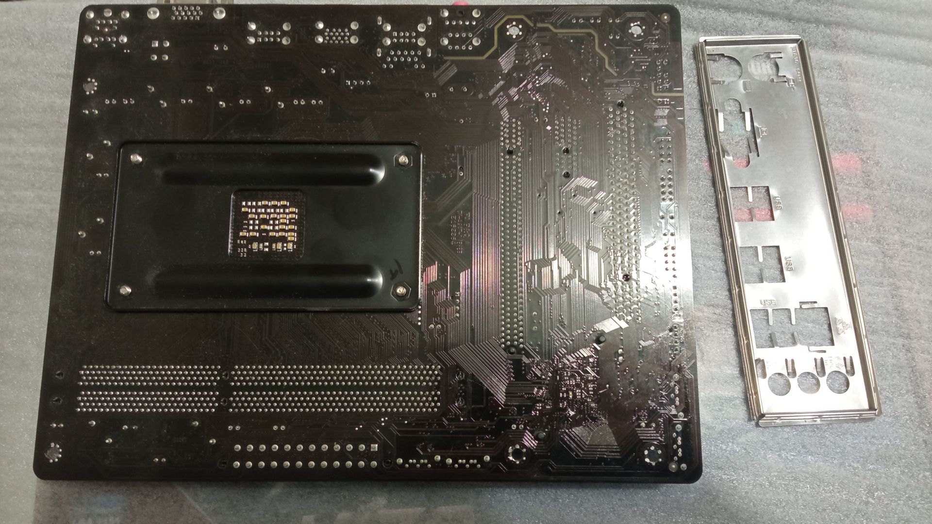Материнская плата Gigabyte GA-F2A68HM-S1 ,Rev1.1                                                                                                                                                                 (sFM2/FM2+, AMD A68H, PCI-Ex16) - фото фото фото 2