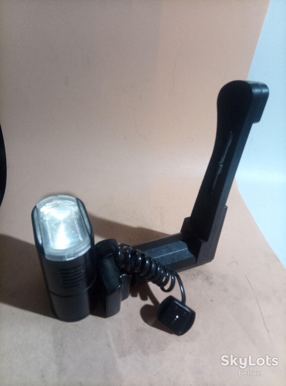 Молотковий Фотоспалах Handle-Mount Flash з Поворотною Головкою та Синхрокабелем для Фотоапаратів  (20006) - фото фото фото 0