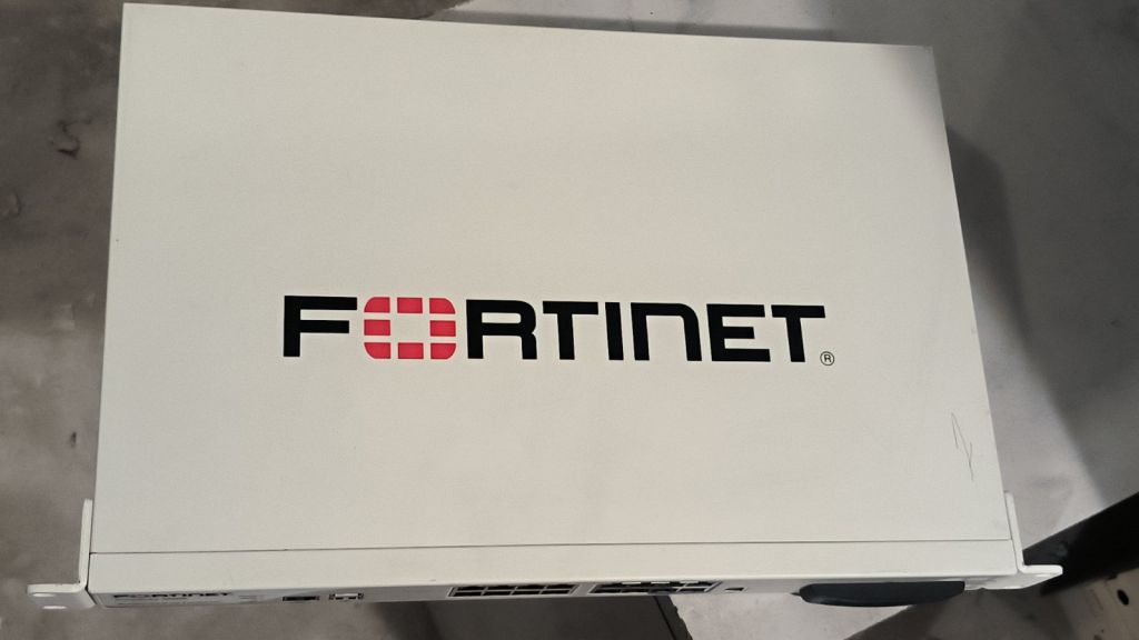 Мережевий екран Fortinet FG-200B - фото фото фото 2