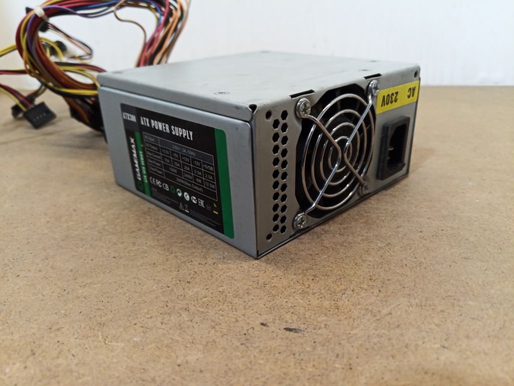 Б/У Блок живлення GAMEMAX 300W Model: ATX300 60Fan код.Б271 - фото фото фото 0