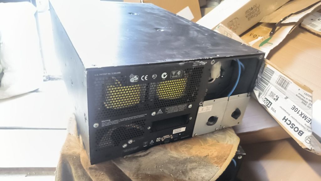 Бесперебойник ИБП UPS APC Smart-UPS 5000 SUA5000RMI5U - фото фото фото 4