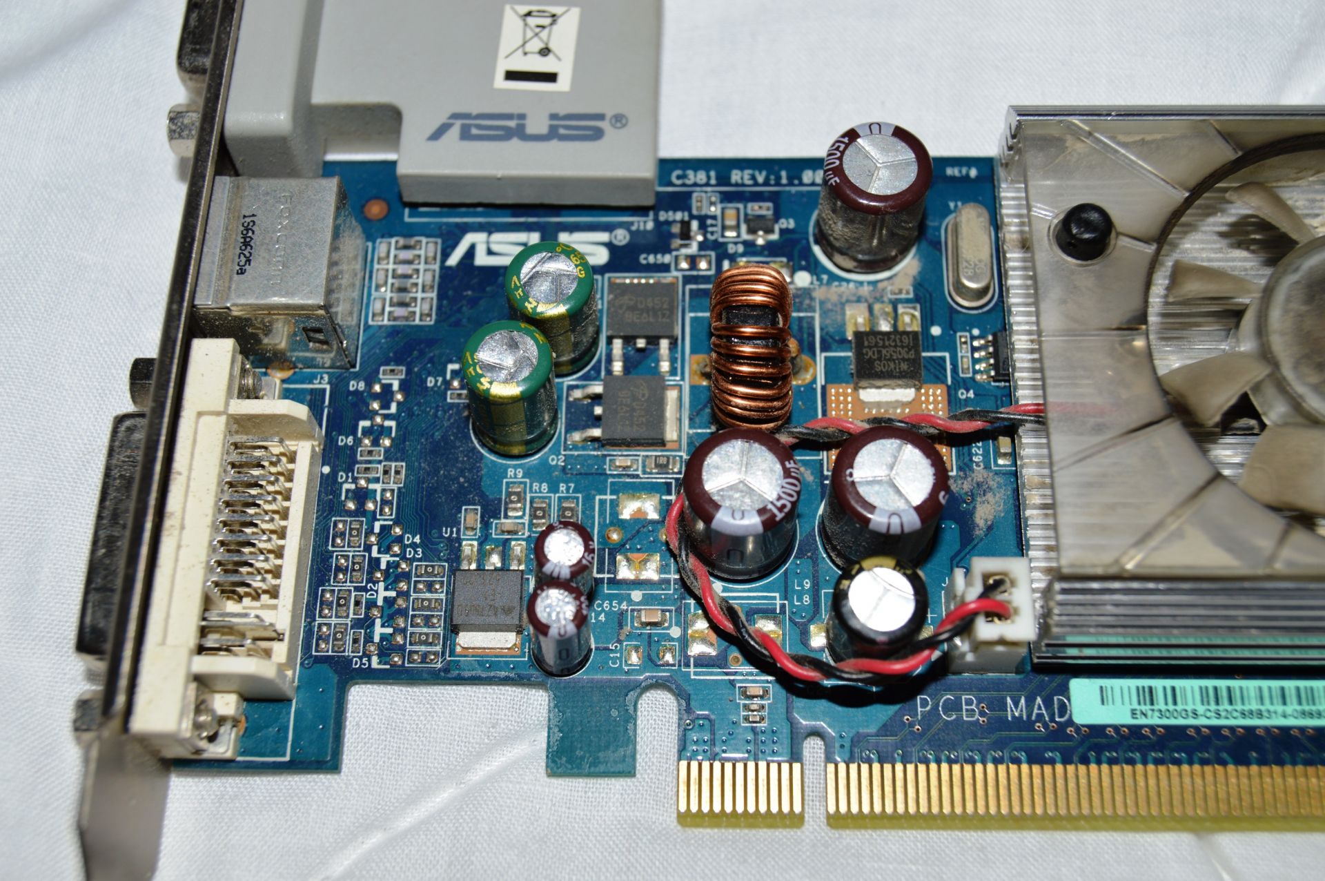 Продам Відеокарту Asus PCI-E 256MB GeForce 7300GS  (64bit) EN7300GS/HTD - фото фото фото 2