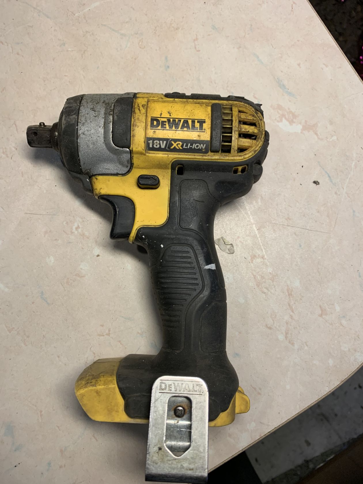 Акумуляторний ударний гайковерт DeWalt DCF880 - фото фото фото 2