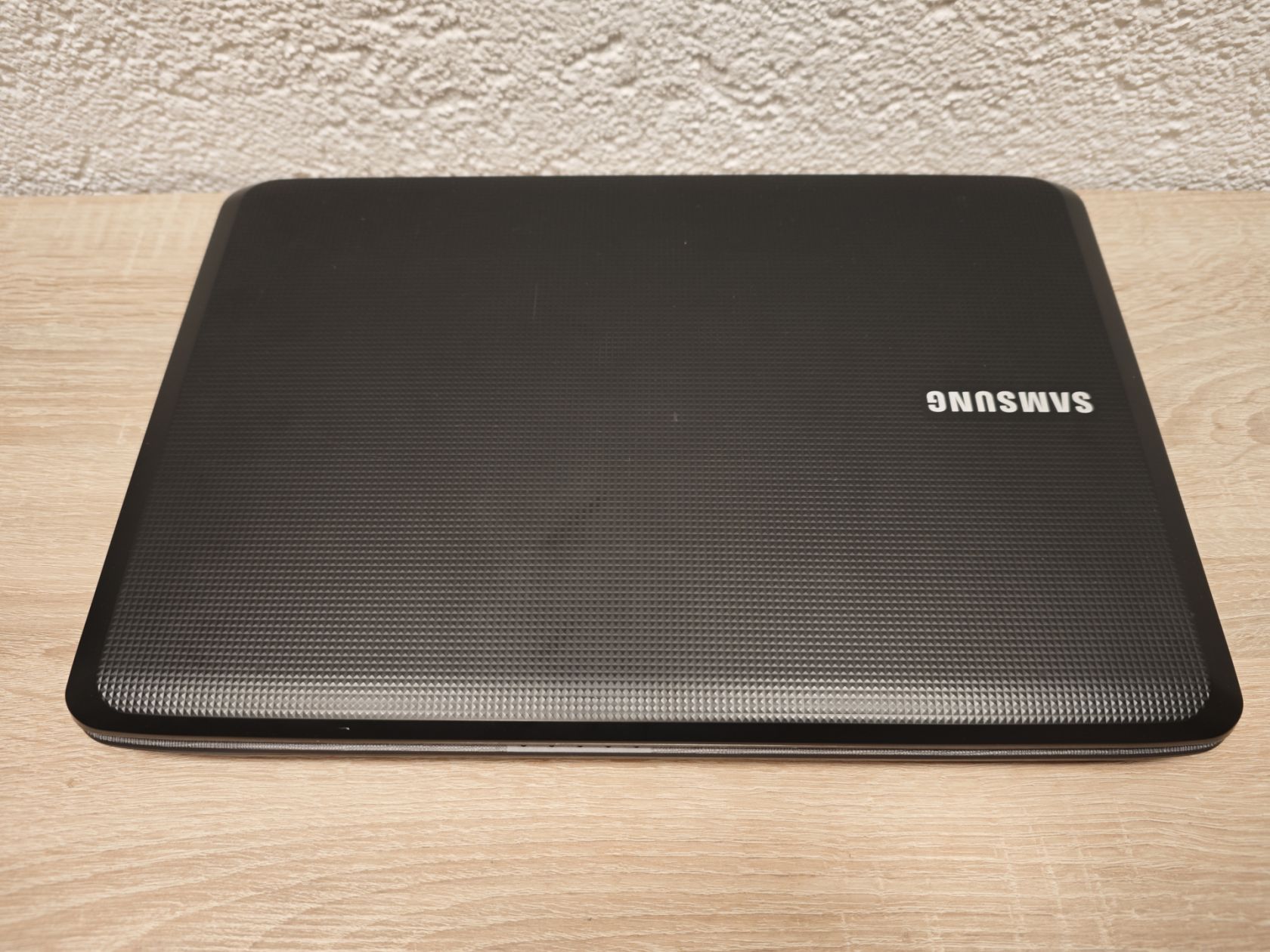 Ноутбук 15.6" Samsung Intel Pentium T4300/DDR3 4Gb/HDD 320Gb/Intel - фото фото фото 1