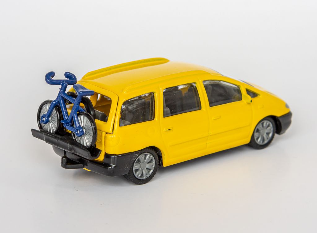 1:55 VW Sharan yellow Bike Rack, Siku 1328 - фото фото фото 5